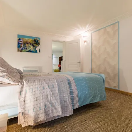 Les Deux Clefs Apartment *