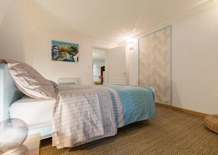 Les Deux Clefs Apartment *